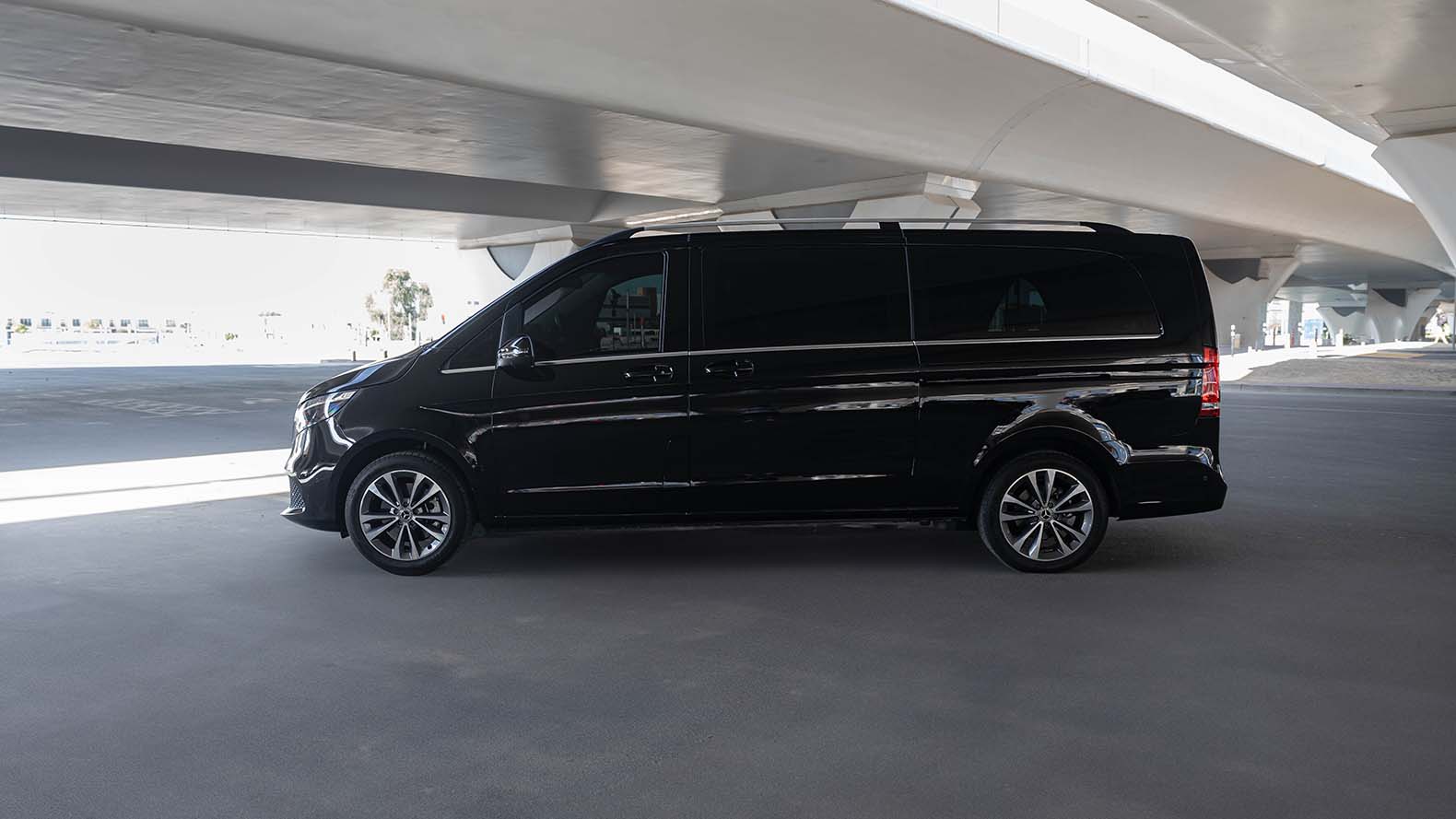 Mercedes-Benz V250 Black