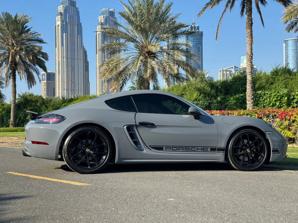 Porsche 718 Cayman 2023