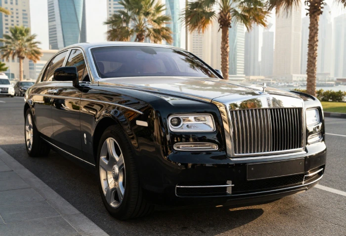 Luxury-Car-Hire-in-Dubai-for-Executives-and-Professionals