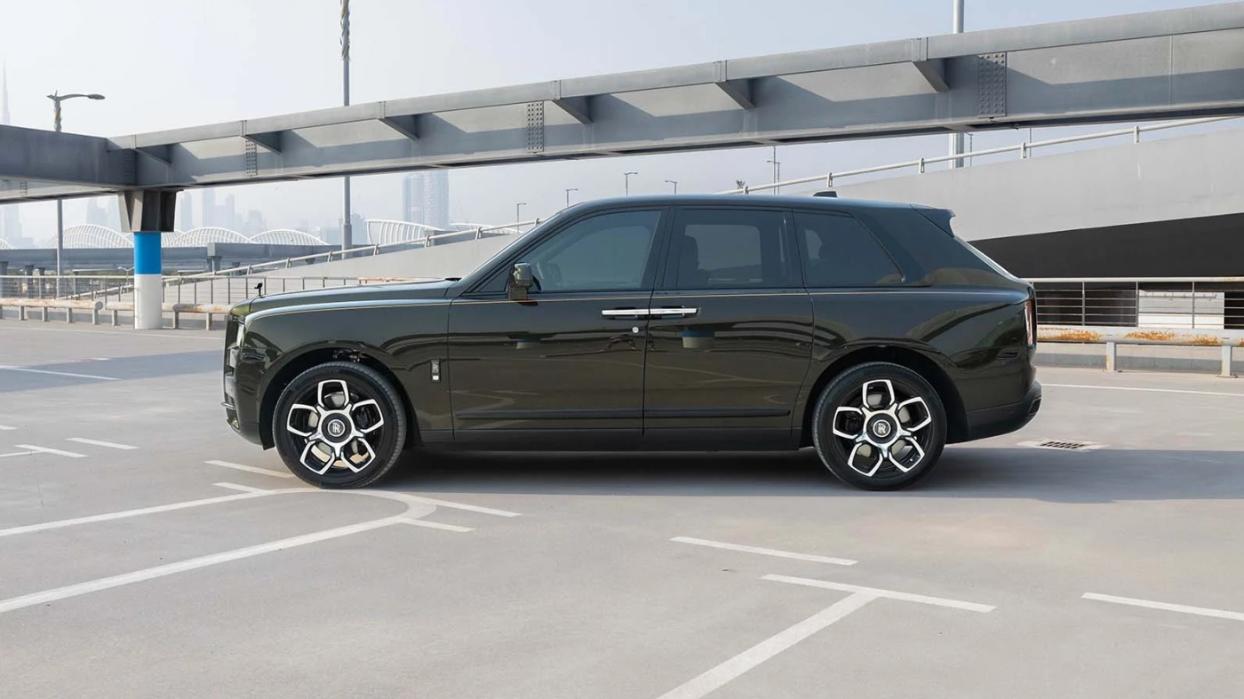 Rolls-Royce Cullinan Green for rent in Dubai – photo 3