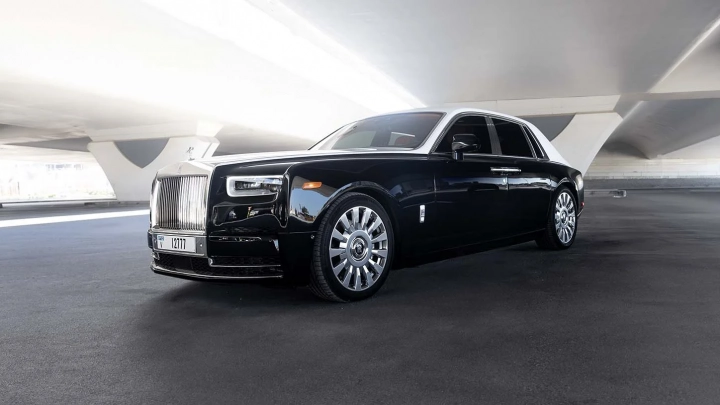 Rolls-Royce Phantom for rent in Dubai