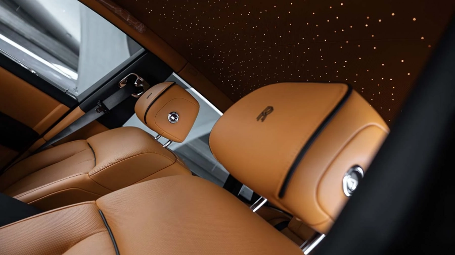 Rolls-Royce Phantom for rent in Dubai