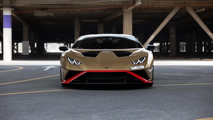 Lamborghini Huracan STO for rent in Dubai