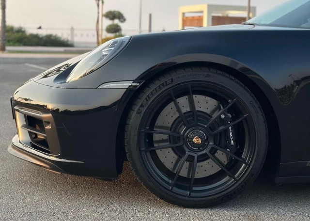Porsche 911 Carrera 4 GTS Coupe