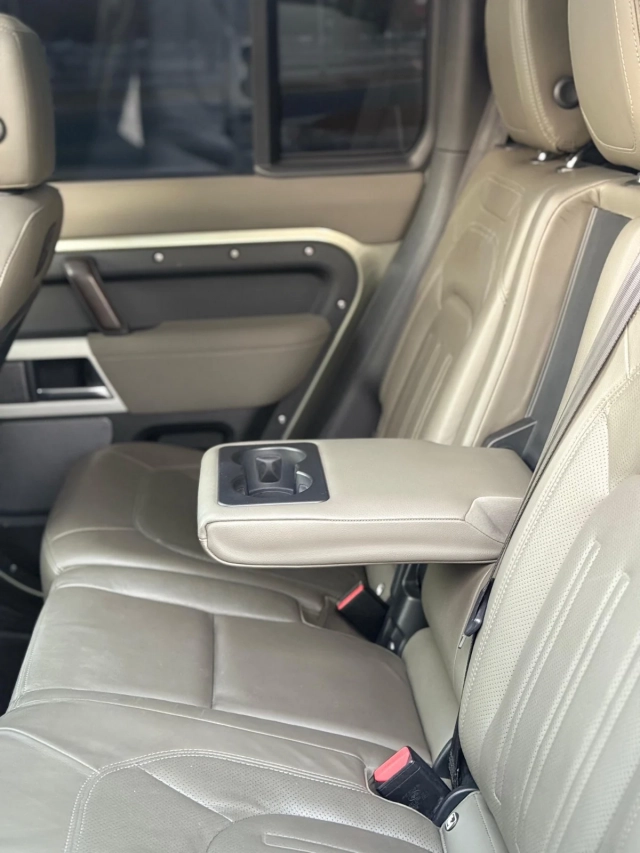 Range Rover Defender 