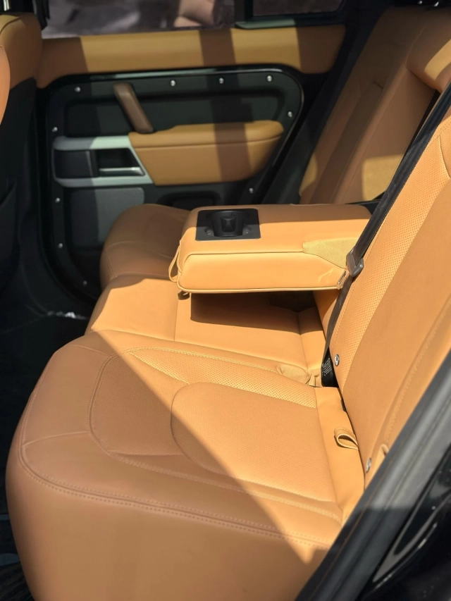Range Rover Defender 