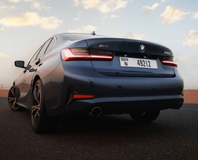 BMW 330i